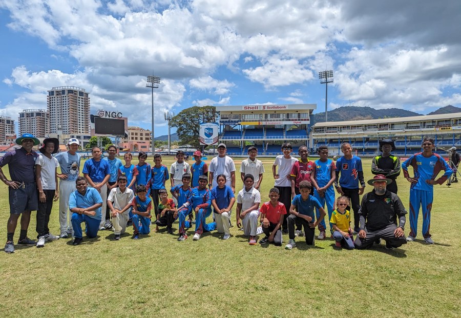 Youth cricket players